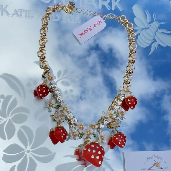 Betsey Johnson NWT Strawberry Frontal Statement Necklace - Picture 7 of 9